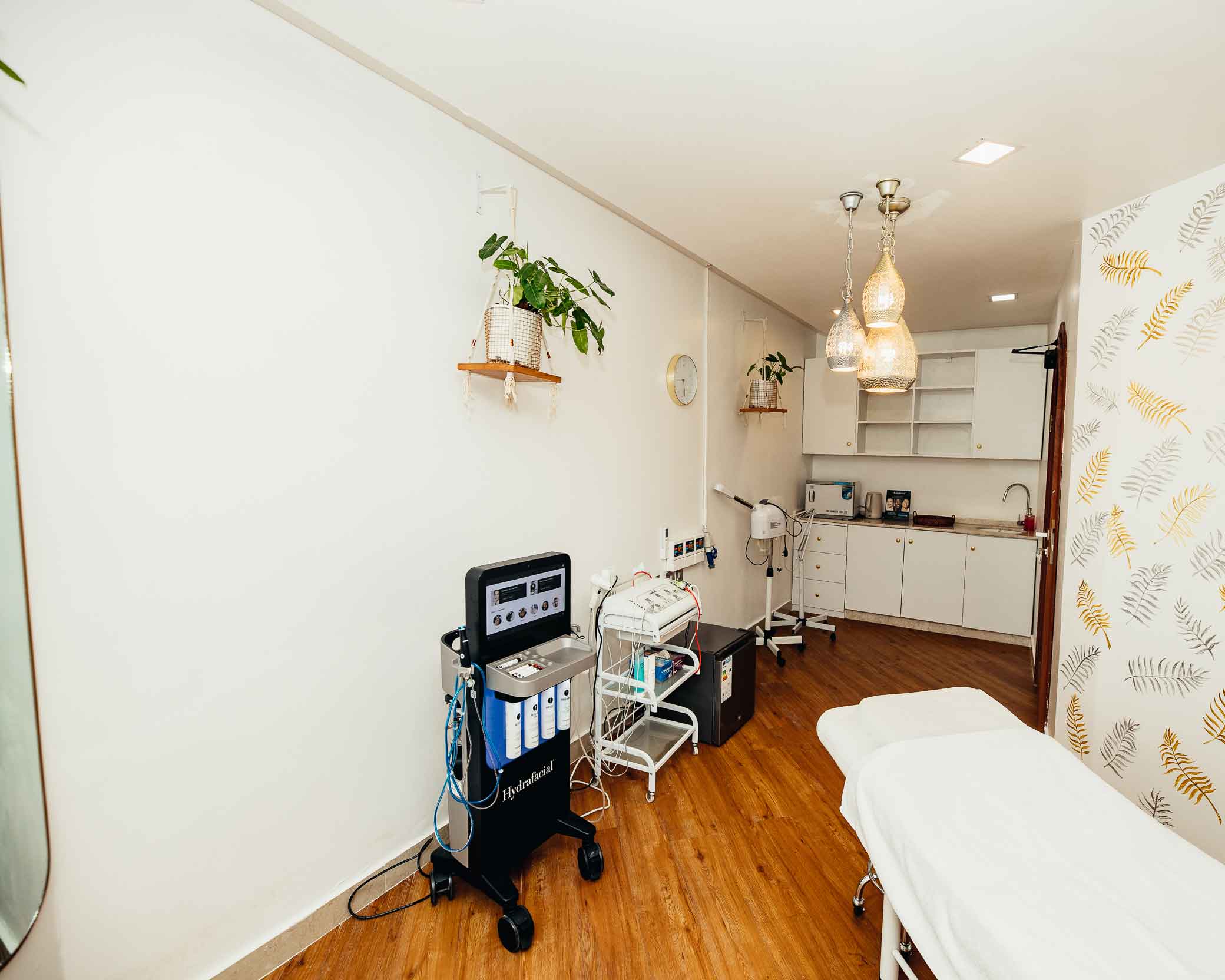 The Esthetic Zone Clinic