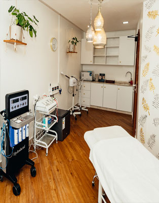 The Esthetic Zone Clinic